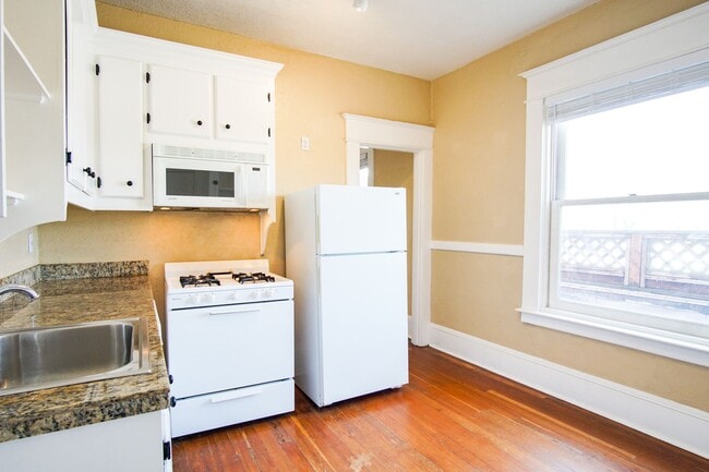 Photo - Beautiful and Spacious Studio in Fantastic Location Ready Mid-May! Apartment