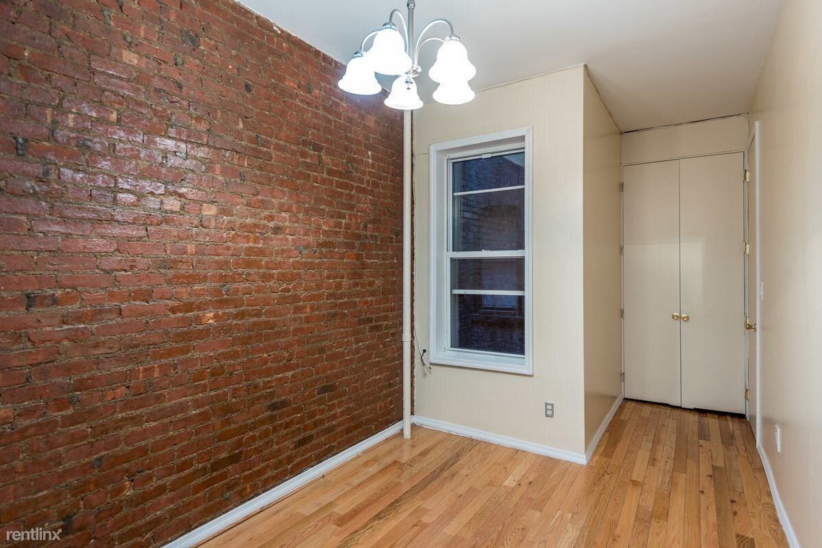 Foto del edificio - 3 br, 1 bath Apartment - 27 Kingsland Ave