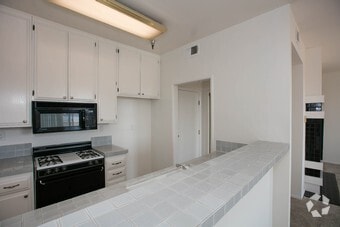 studio - 4800 Sepulveda Blvd.