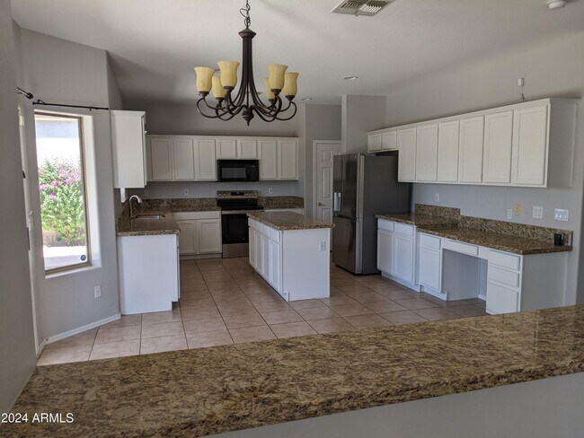 Building Photo - 4613 E Tumbleweed Dr