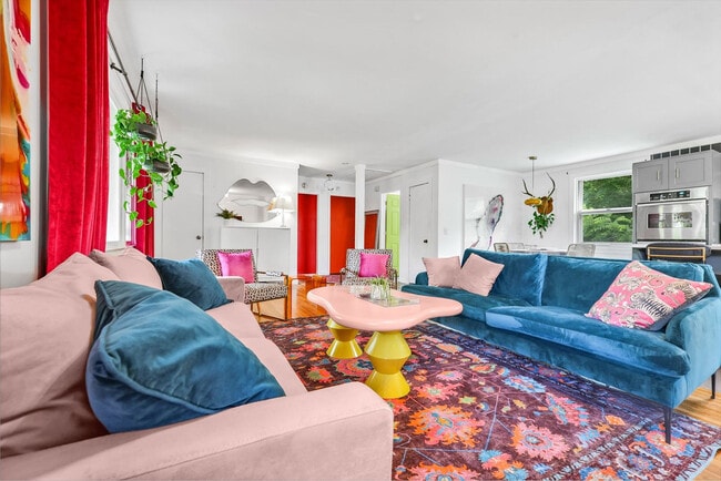 Foto del edificio - 4834 Hopedale Dr