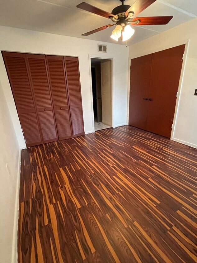 Foto principal - 4410 White Pine Ave