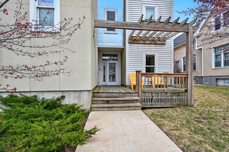 Foto principal - 2905 N Newhall St