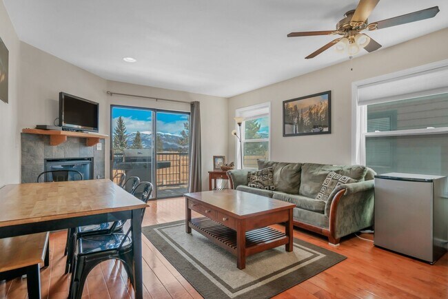 Building Photo - 410 D Bayview Dr