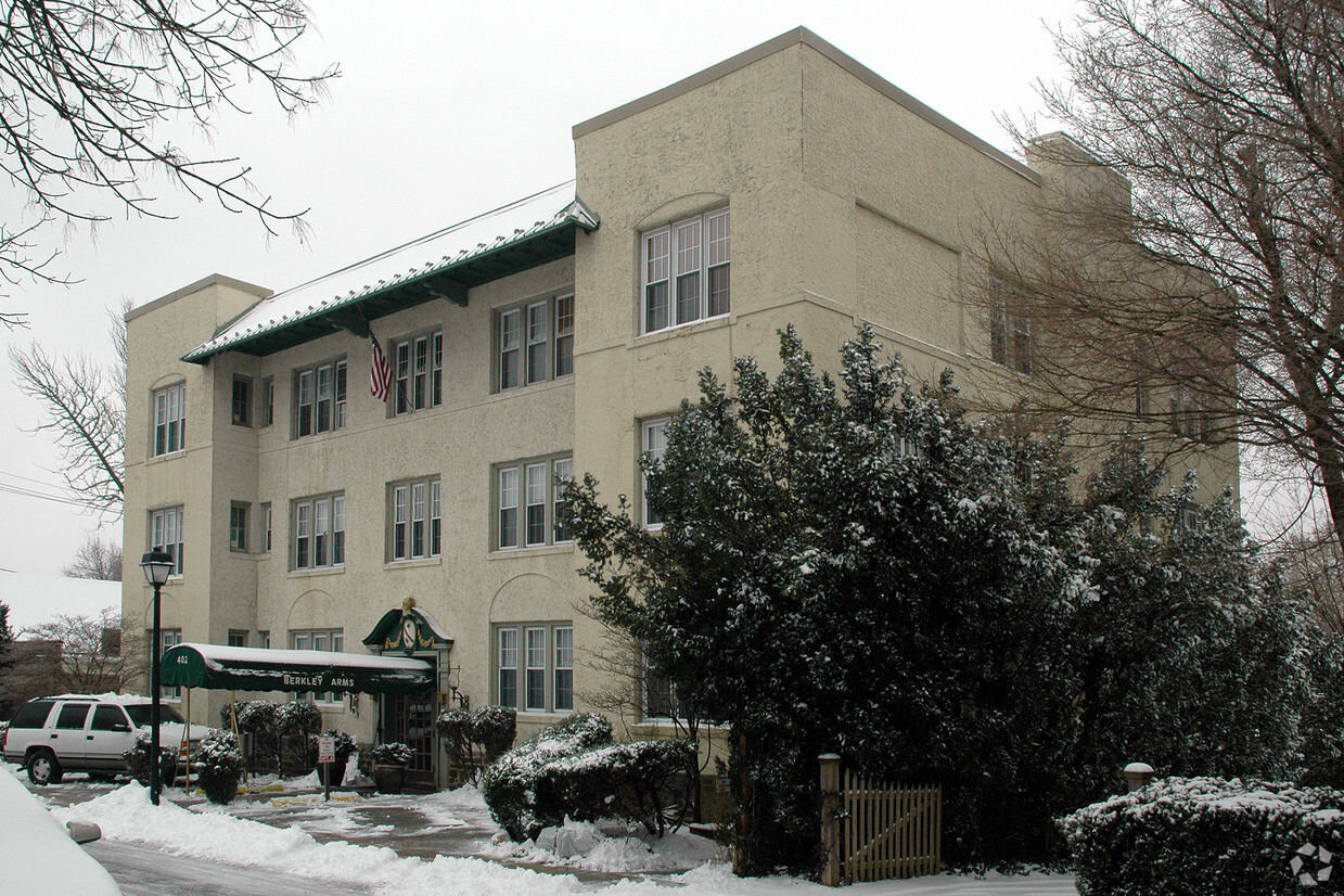 Building Photo - 406 Berkley Rd