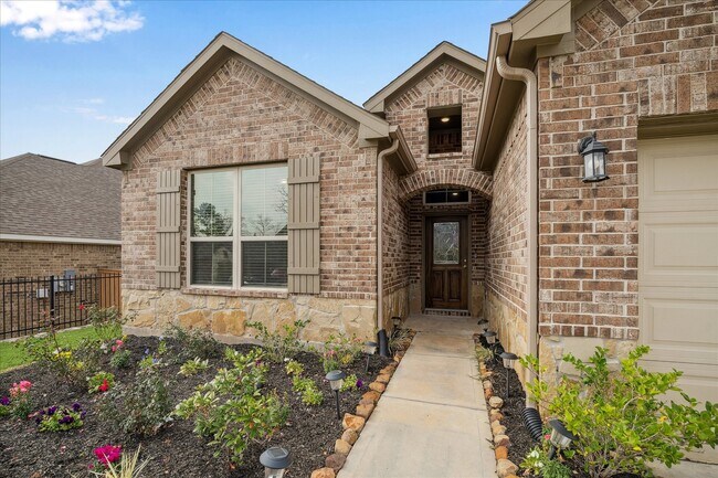 Foto del edificio - 935 Golden Willow Ln