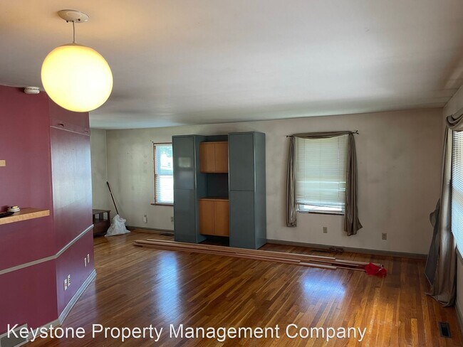 Building Photo - 4 br, 1.5 bath House - 1217 Melrose Avenue