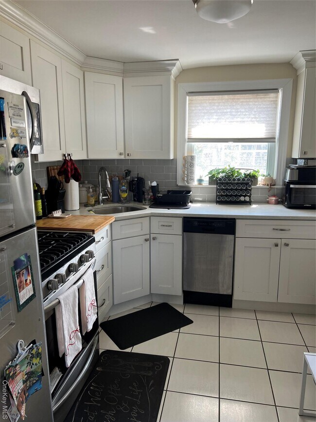 Building Photo - 644 E Olive St