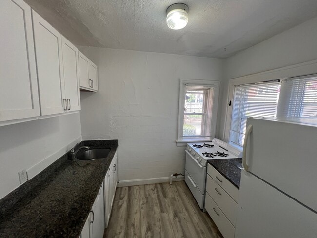 Building Photo - 4443 Pershing Ave