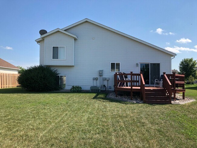 Foto del edificio - 4 Bed 2 Bath Single Family Home