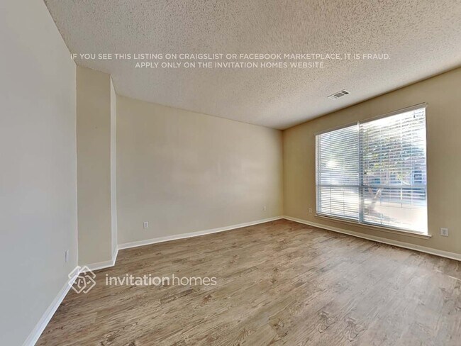 Foto del edificio - 7402 Euclid Dr