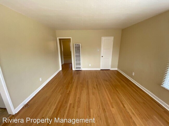 Building Photo - 818-832 Chalcedony St