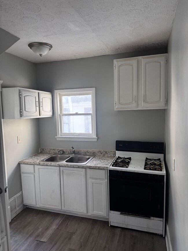 Foto del edificio - 3718 E 59th St