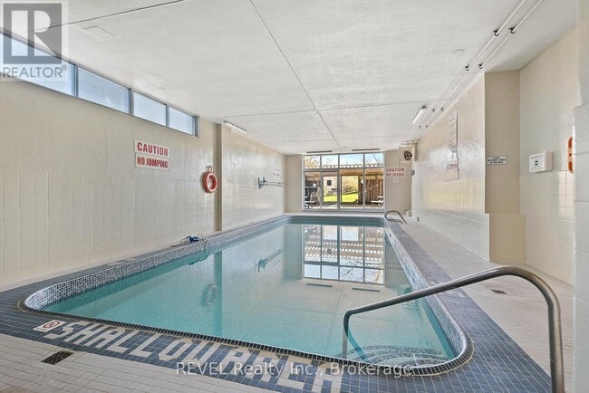 Building Photo - 15 Towering Heights Blvd