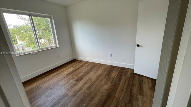 Building Photo - 209 Northwest Dr