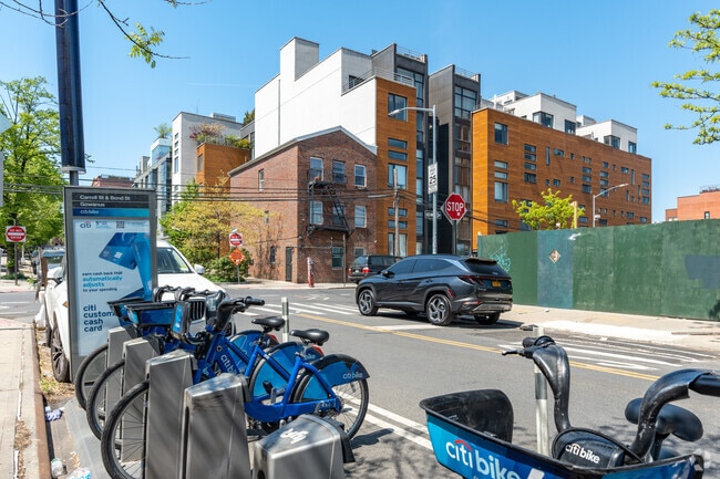 Citi Bike stalls are found throughout Gowanus, offering sustainable, convenient mobility.