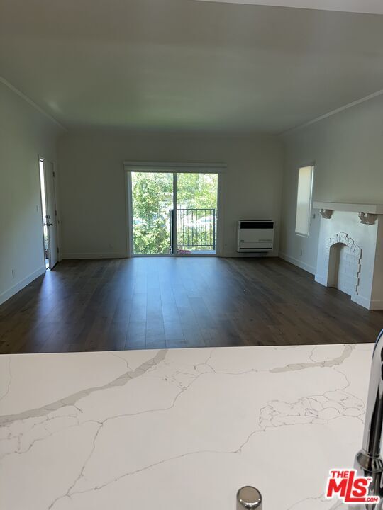 Foto del edificio - 840 N Fuller Ave