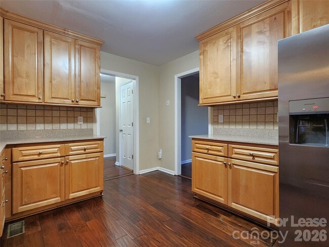 Foto del edificio - 417 Wintergreen Ct