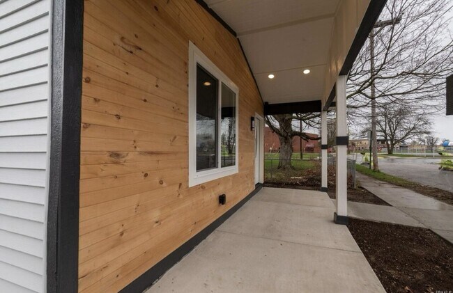 Building Photo - 708 S 22nd St
