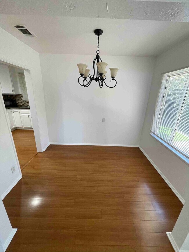 Building Photo - LOVELY SHERMAN OAKS HOME!