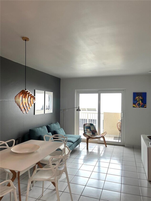 Foto principal - 6801 Harding Ave