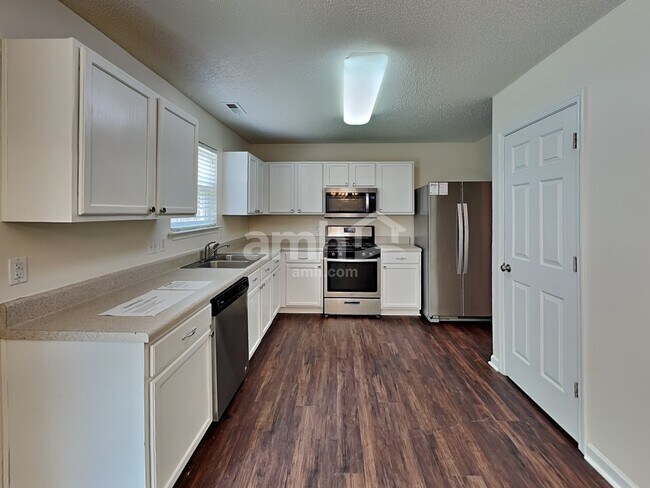 Building Photo - 4104 Hunters Trail Dr
