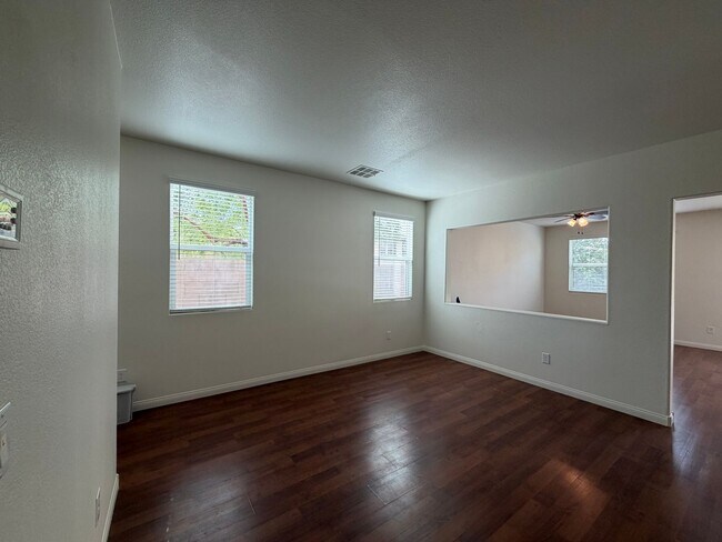 Foto del edificio - Great location in between Rhodes Ranch and South Summerlin