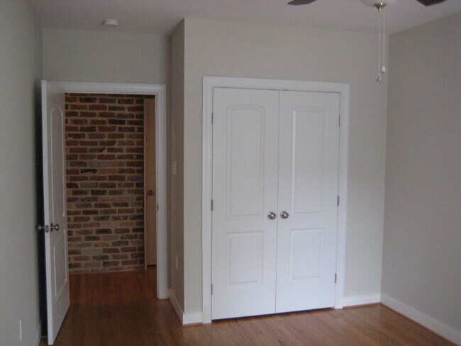 Foto del edificio - 715 W Clay St