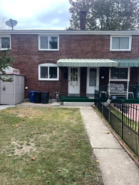 Primary Photo - 51 Greenough Ave