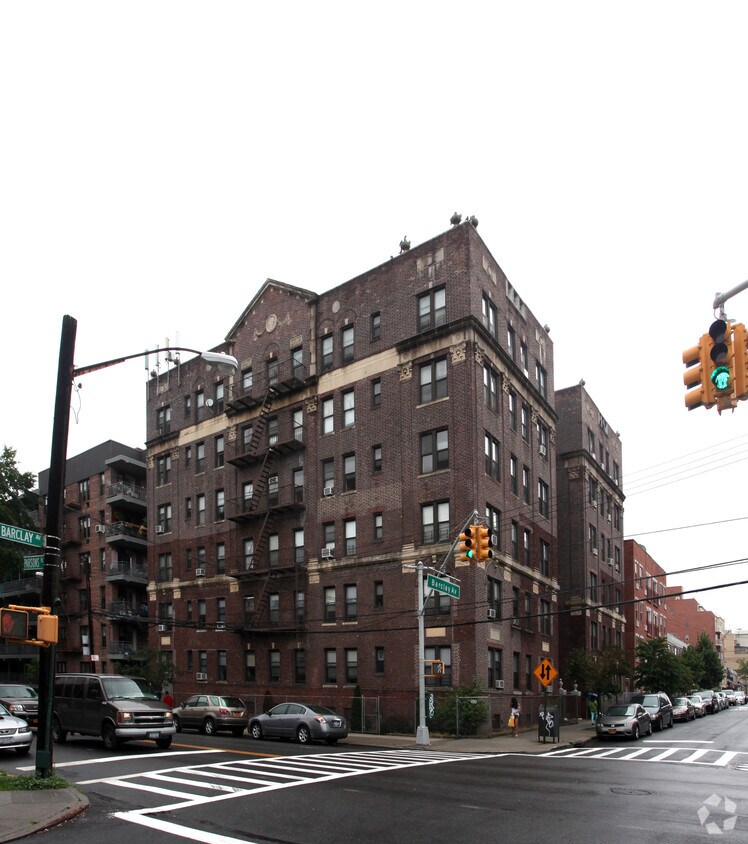 Primary Photo - 14403 Barclay Ave