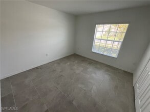 Building Photo - 3850 Treasure Oak Wy
