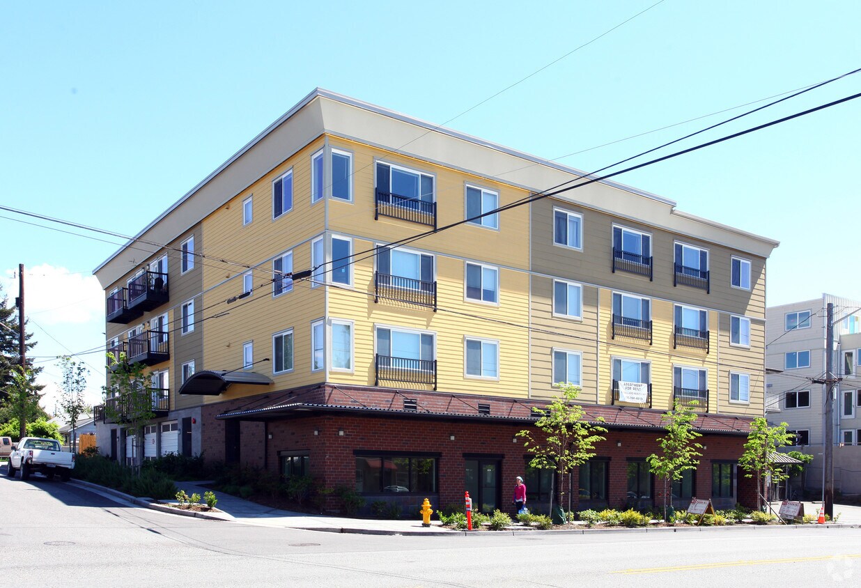 Foto principal - 10316 Greenwood Ave N