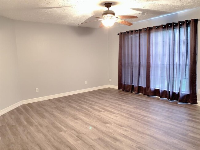 Foto del edificio - 3127 Williams Cir