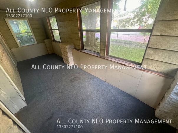 Building Photo - 3-bedroom, 2-bathroom home in Akron!