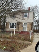 Building Photo - 3761 E 144th St