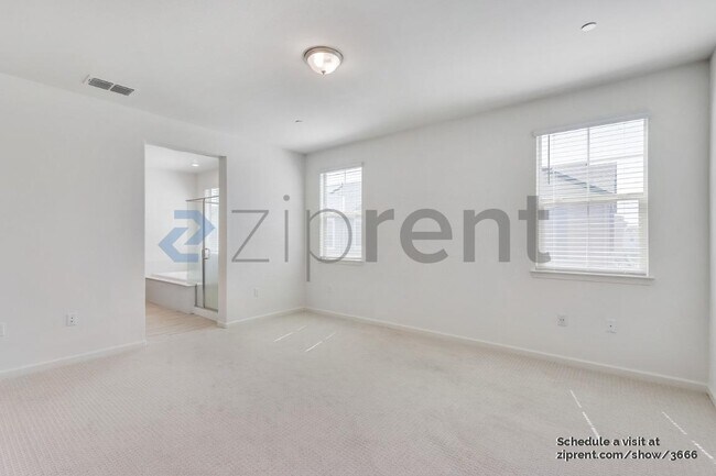 Building Photo - Unit