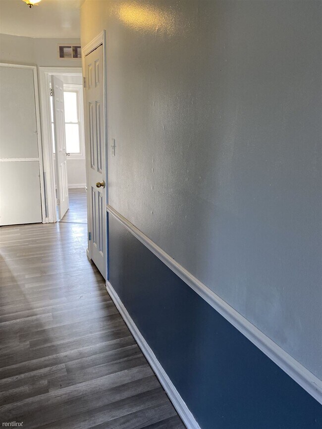 Foto del edificio - 3 br, 1 bath House - 25825 Hayes Blvd 2582...