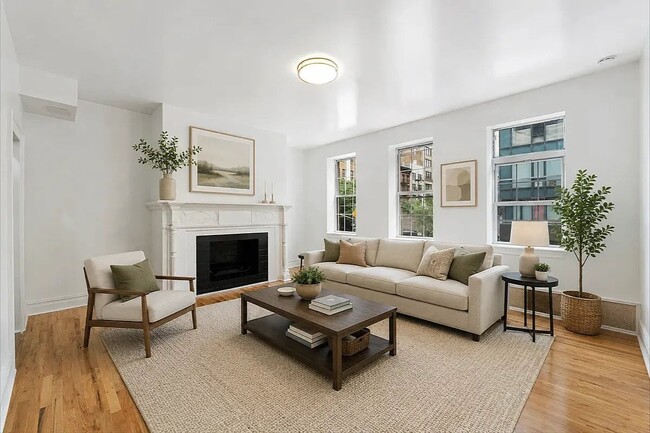 Building Photo - 510 Greenwich St