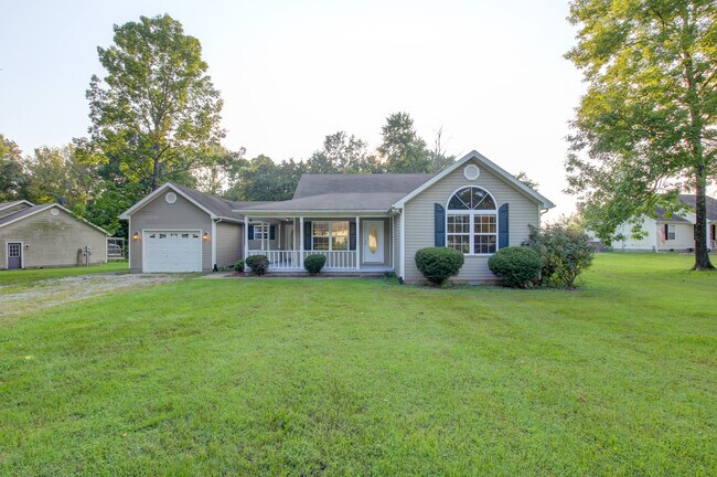 Building Photo - 222 Winding Oaks