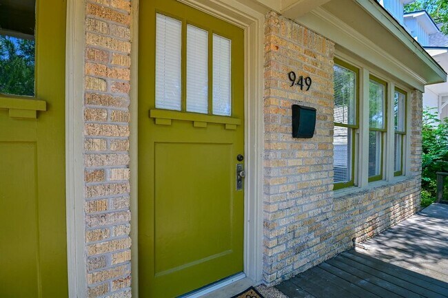 Foto del edificio - 949 Ridge St
