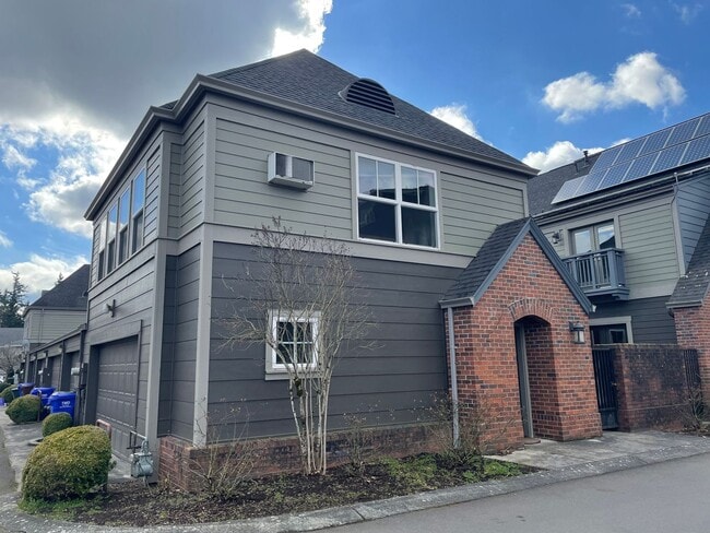 Building Photo - Your Cozy Corner in Fairview Village!