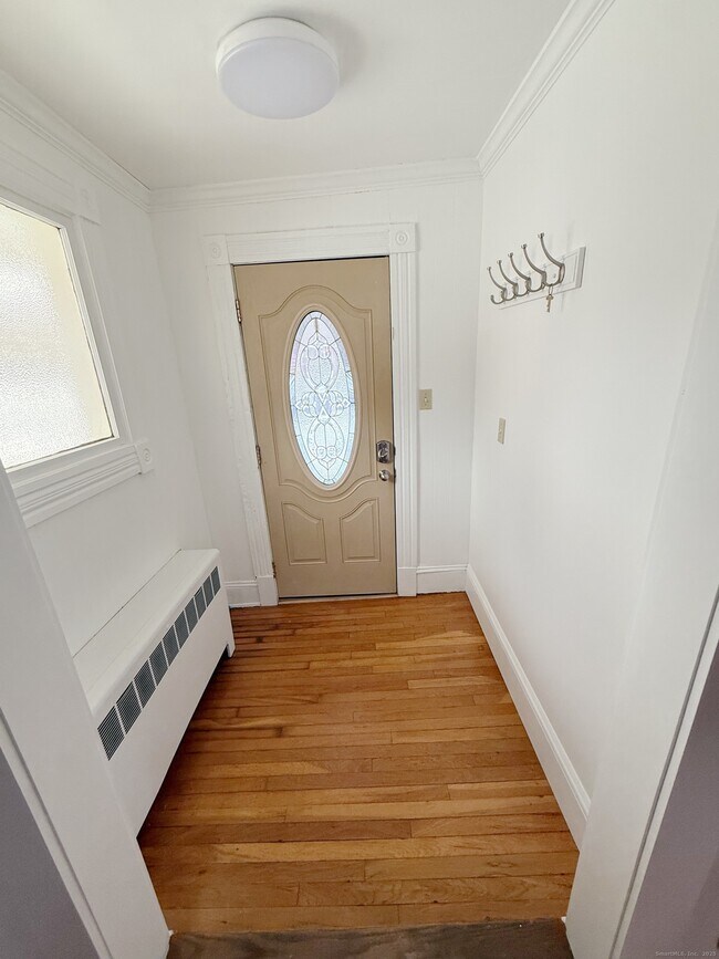 Building Photo - 1716 Farmington Ave