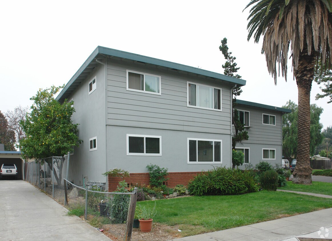 Building Photo - 2030 Beatrice Ct