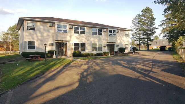 Building Photo - 846 S Diamond St