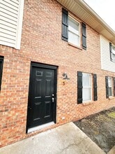 Building Photo - 108 Coyote Ct