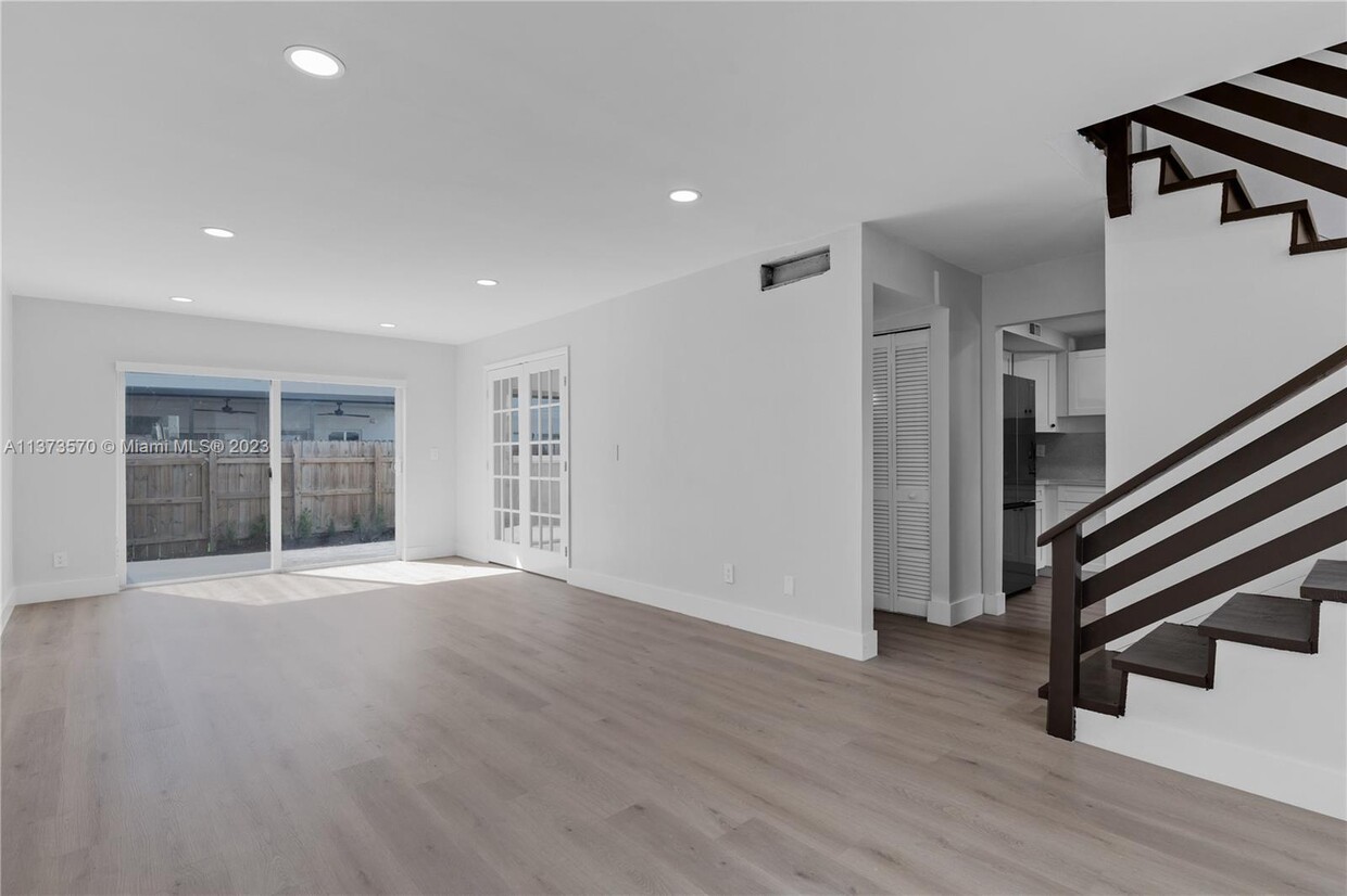Foto principal - 6949 SW 110th Ct