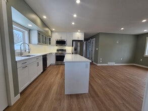 Building Photo - 3039 Whitmore Ave