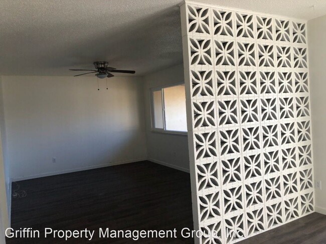 Building Photo - 1651 N Normandie St