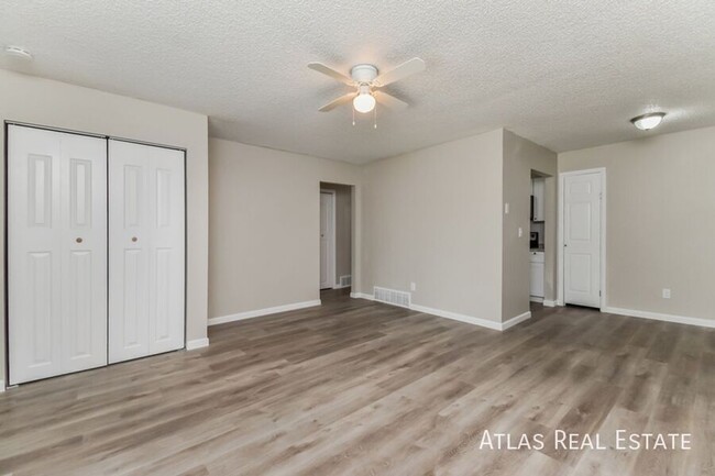 Foto del edificio - 4306 Moonbeam Dr