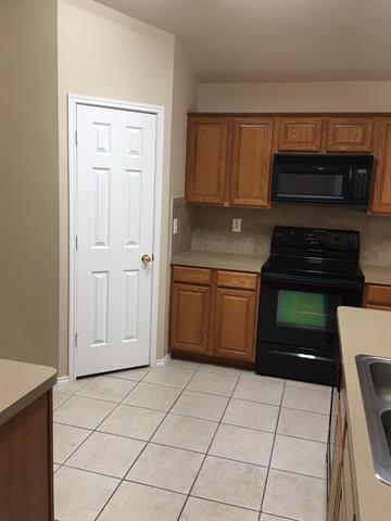 Foto del edificio - 2717 Elderberry Ln